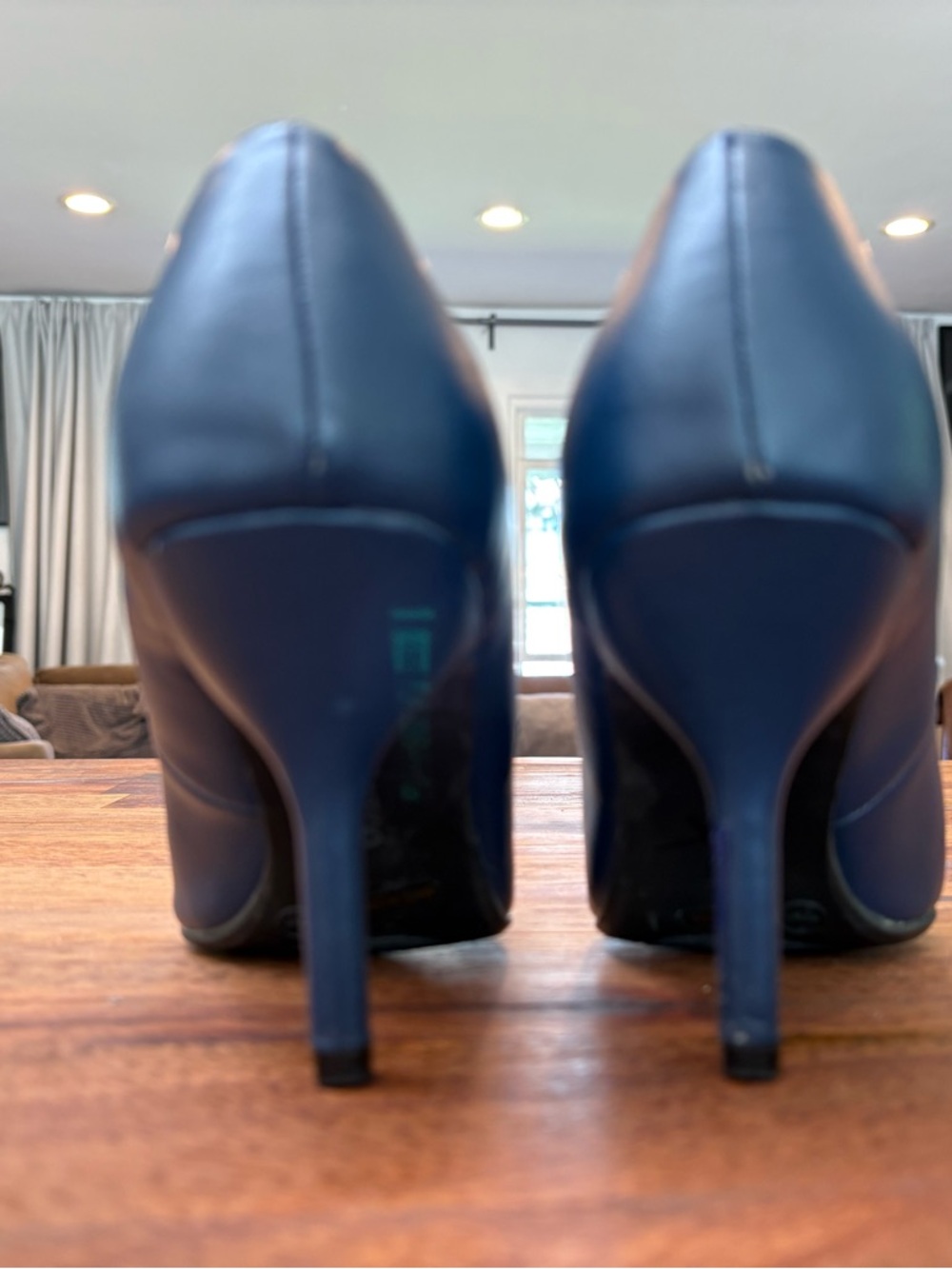 Navy blue Mary Jane pump from the brand Bamboo. Size 7 - Picture 6 of 10